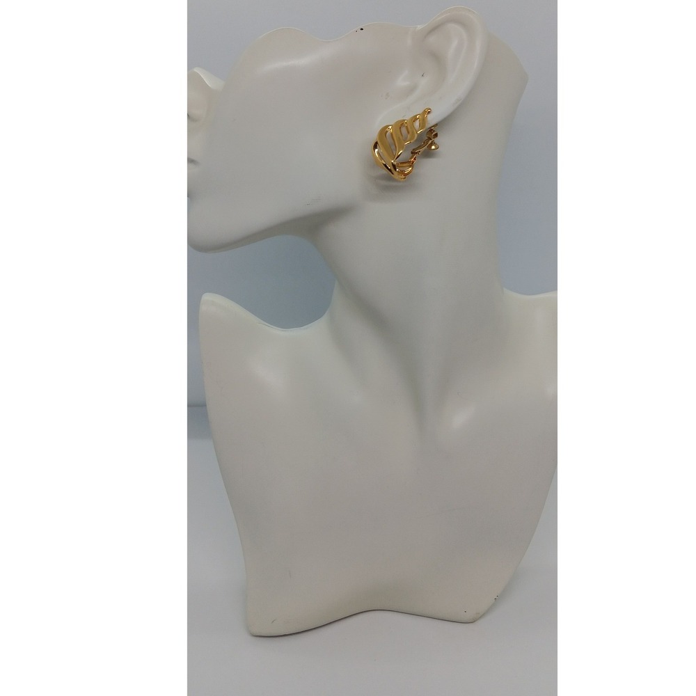 Napier Gold Tone Asymmetrical Ribbed Ear screws Clip On Earrings Vintage‎ #8